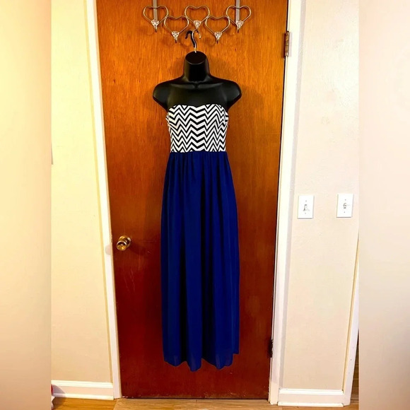 Sweet Storm Chevron Maxi Dress Small Strapless Blue Flowy 47β - Picture 8 of 16